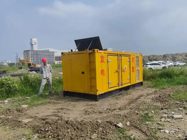 北川200KW柴油发电机机组每小时的油耗量受哪些因素影响？